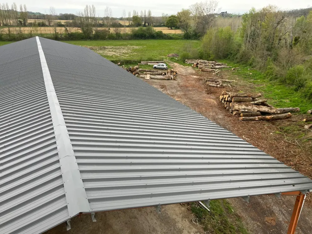 Couverture métallique à Courrensan